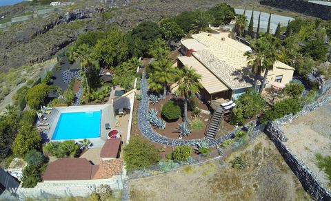 Vista aérea con piscina y jardín – Guía de Isora, Tenerife