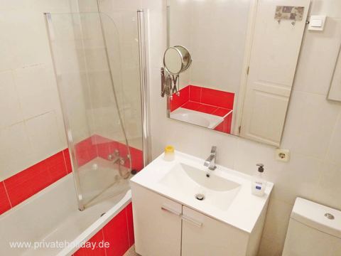 Bathroom with bathtub and sink – Chayofa, Tenerife