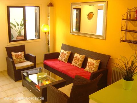 Salón con sofá y sillón – Chayofa, Tenerife