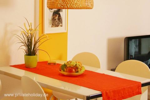 Mesa de comedor con frutero y camino – Chayofa, Tenerife