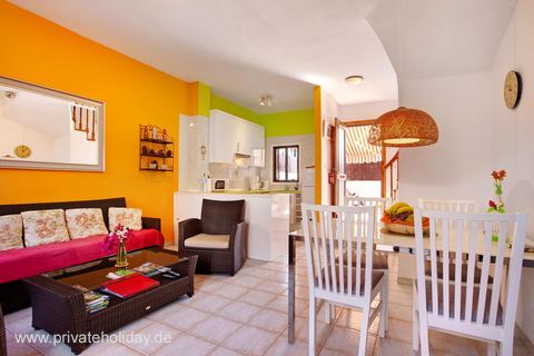 Comedor con cocina y rincón de sofá – Chayofa, Tenerife
