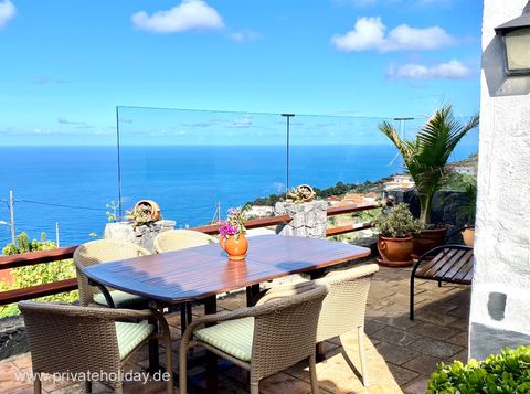 Zadaszony taras ze stołem i widokiem na morze – El Tanque, Tenerife