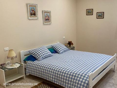 Slaapkamer met tweepersoonsbed en nachtkastjes – La Orotava, Teneriffa