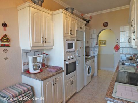 Keuken met inbouwapparatuur en ontbijtblad – La Orotava, Teneriffa