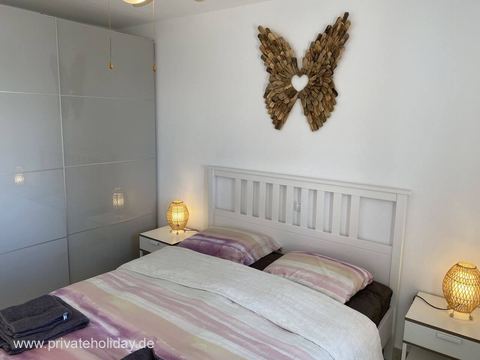 Camera da letto con letto matrimoniale e grande armadio – Costa Calma, Fuerteventura