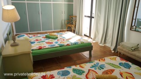 Schlafzimmer mit zwei Betten und Kleiderschrank – Costa Calma, Fuerteventura