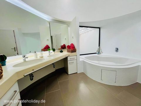 Bathroom with whirlpool tub and double sink – Costa Calma, Fuerteventura