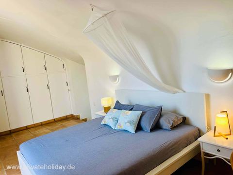 Bedroom with double bed and built-in wardrobe – Costa Calma, Fuerteventura