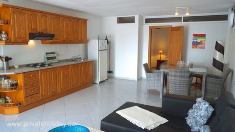 Offener Wohnbereich mit Küchenzeile und Esstisch – Costa Calma, Fuerteventura