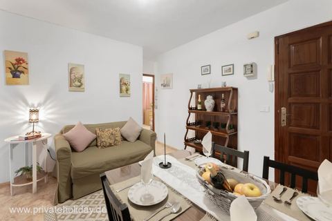 Salon z jadalnią z sofą i stołem – Santa Cruz de La Palma, La Palma