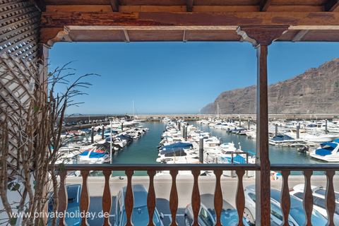 Überdachter Balkon mit Hafen- und Meerblick – Los Gigantes, Teneriffa