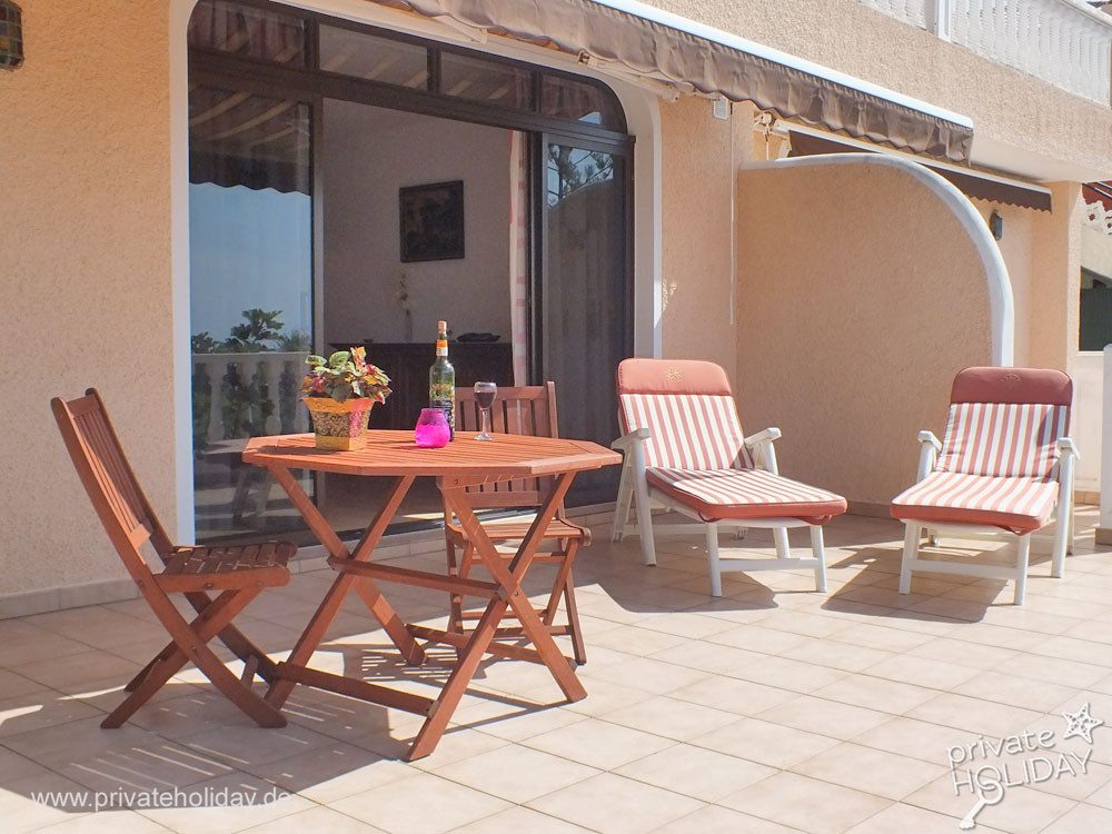 Terrazza con tavolo, lettini e salottino – El Sauzal, Tenerife