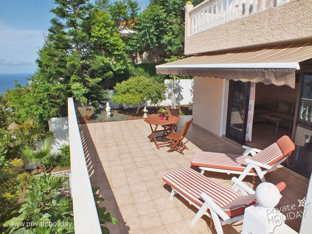 Terrasse mit Liegen und Meerblick – El Sauzal, Teneriffa