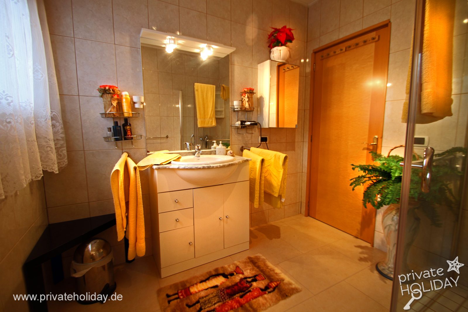 Łazienka z umywalką i prysznicem – El Tanque, Tenerife