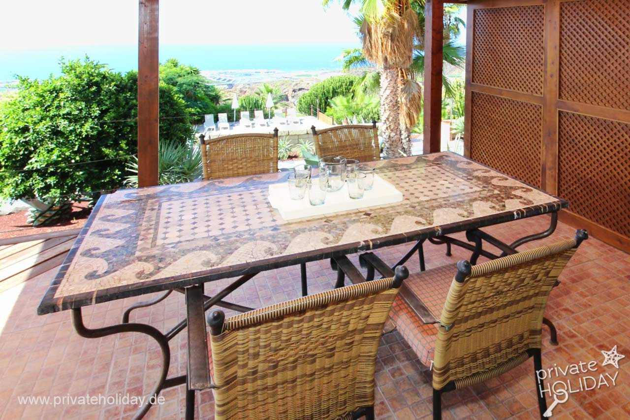 Überdachte Terrasse mit Esstisch und Meerblick – Guía de Isora, Teneriffa