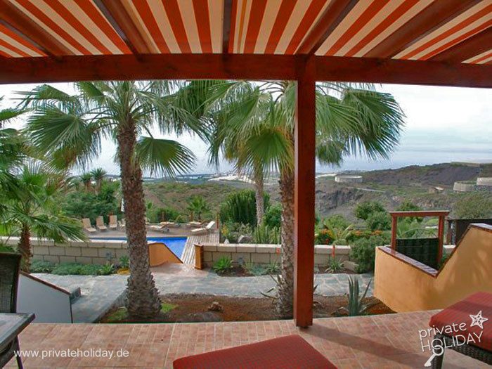 Covered terrace with sea view and palm trees – Guía de Isora, Tenerife