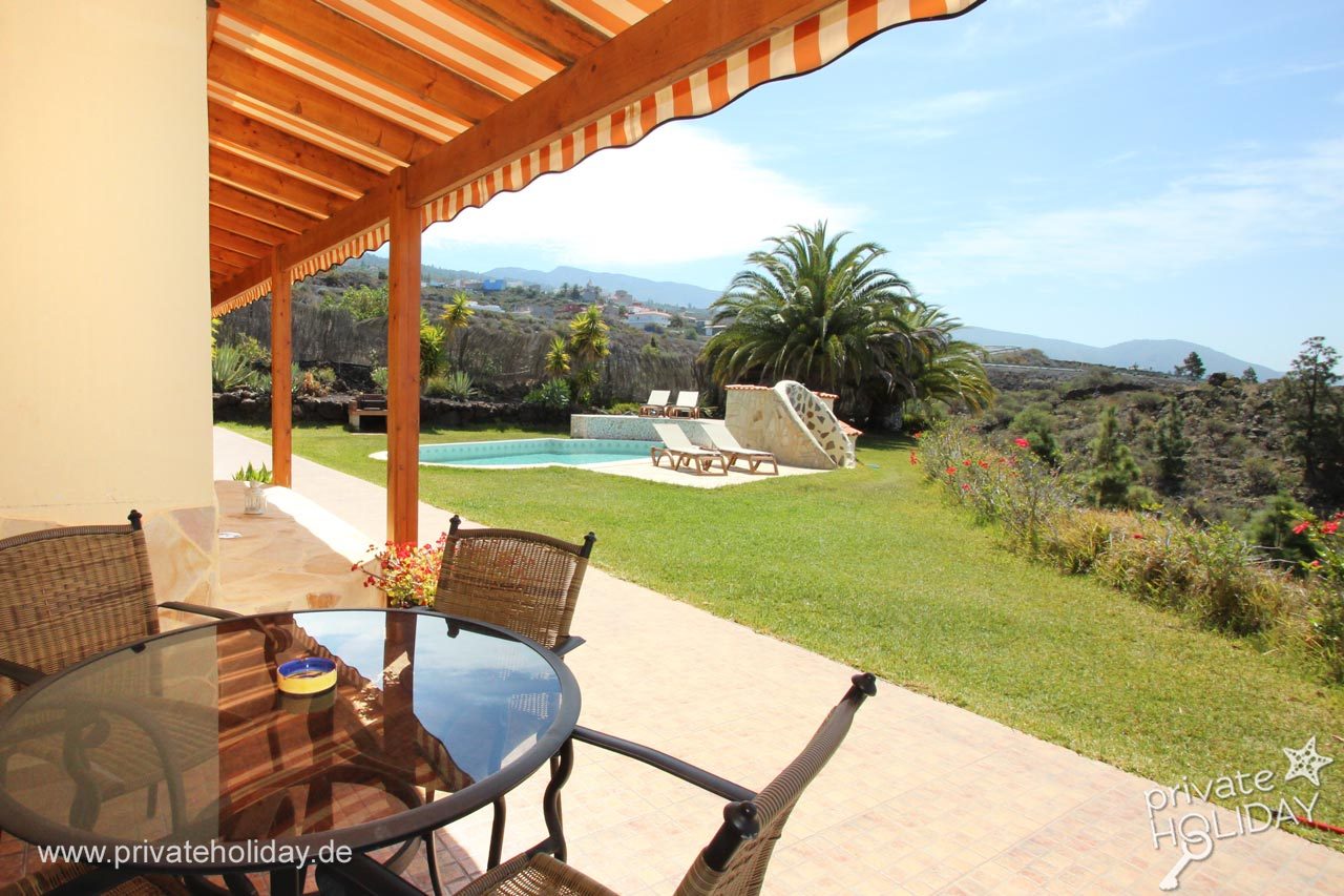 Covered terrace with pool and sea view – Chio, Tenerife