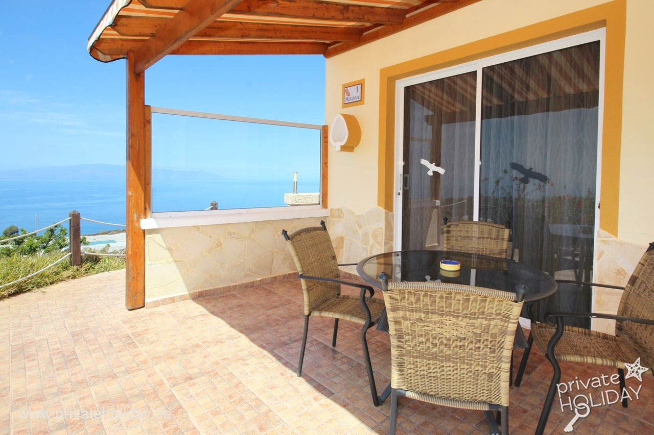 Terrasse couverte avec vue mer et table à manger – Chio, Ténérife