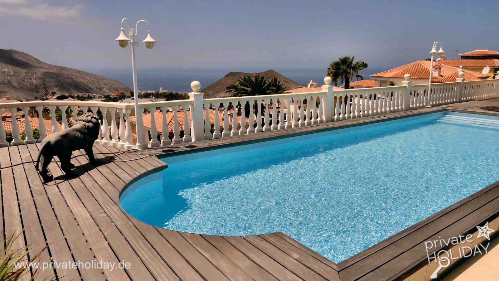 Pool terrace with sea view and deck – Chayofa, Tenerife