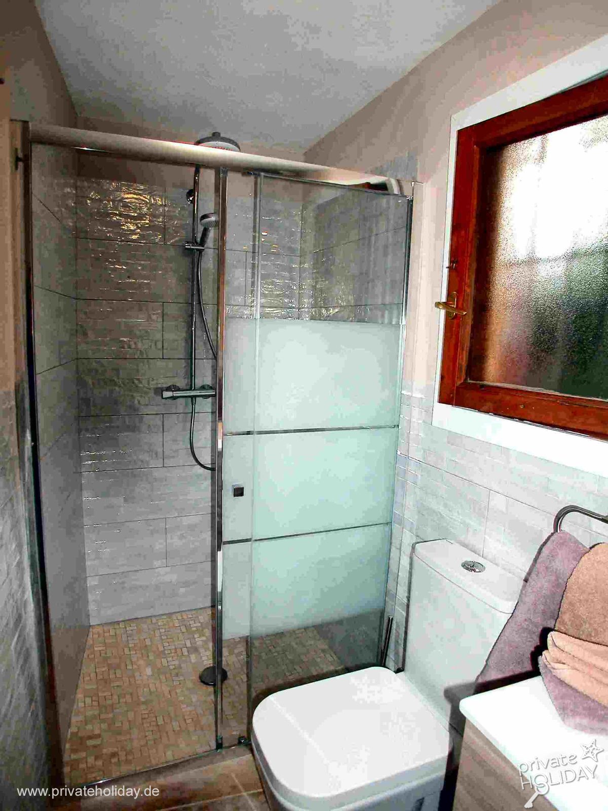 Bagno con doccia in vetro e toilette – Guía de Isora, Tenerife