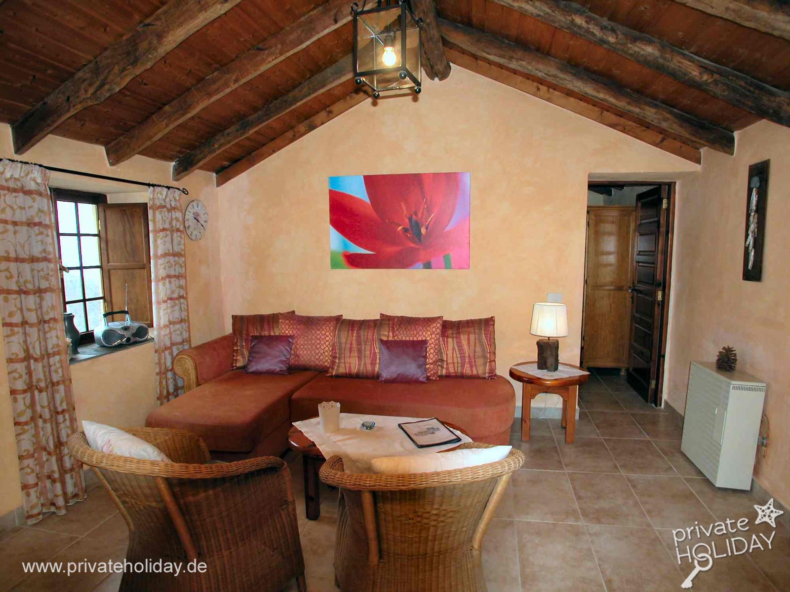 Salotto con divano e poltrone in rattan – Guía de Isora, Tenerife