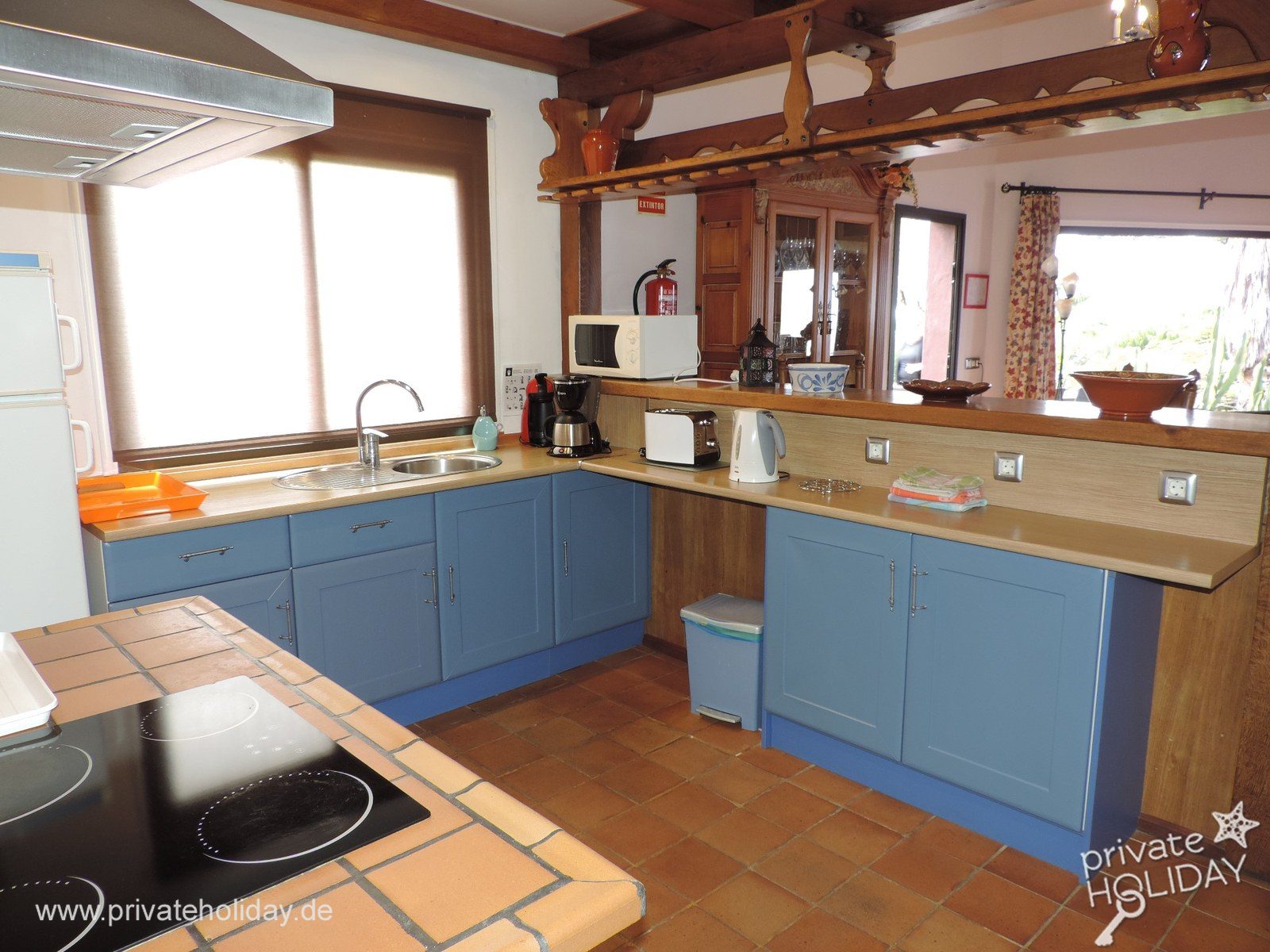 Cucina con lavello e armadi blu – La Matanza, Tenerife