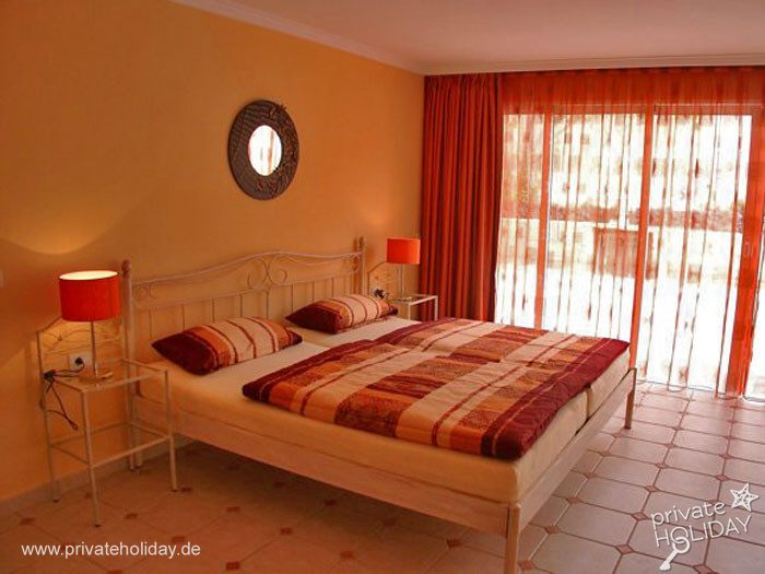 Camera con letto matrimoniale e porta terrazza – Chayofa, Tenerife