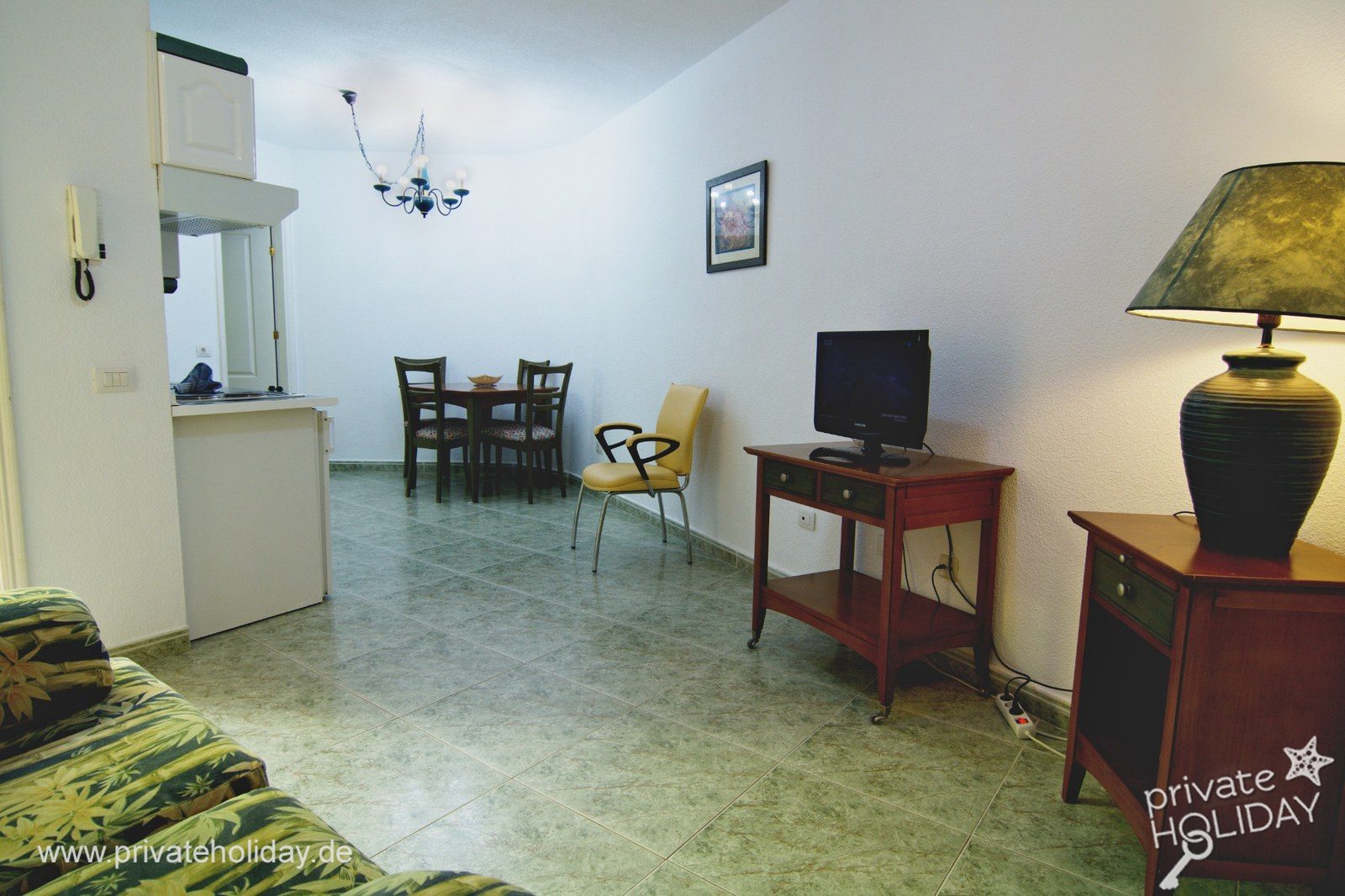 Séjour avec table à manger et télévision – Los Cristianos, Ténérife