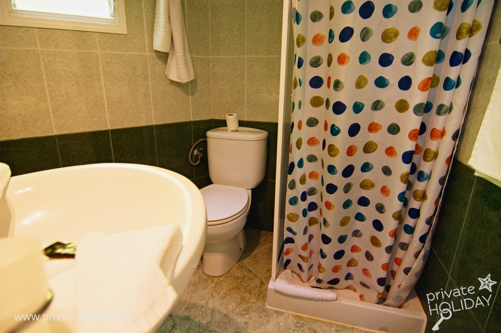 Salle de bains avec douche et toilettes – Los Cristianos, Ténérife