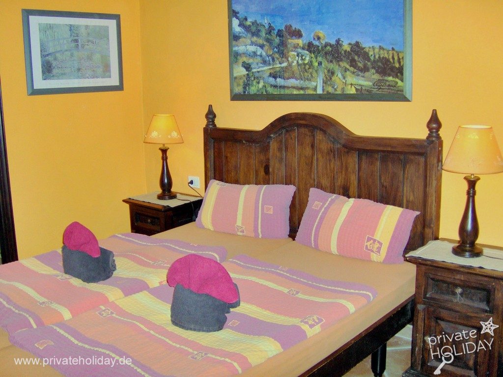 Chambre avec lit double et deux tables de chevet – Icod de los Vinos, Ténérife