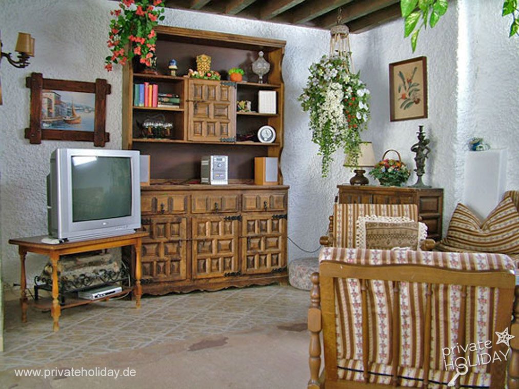 Salon avec télévision et buffet en bois – Poris de Abona, Ténérife