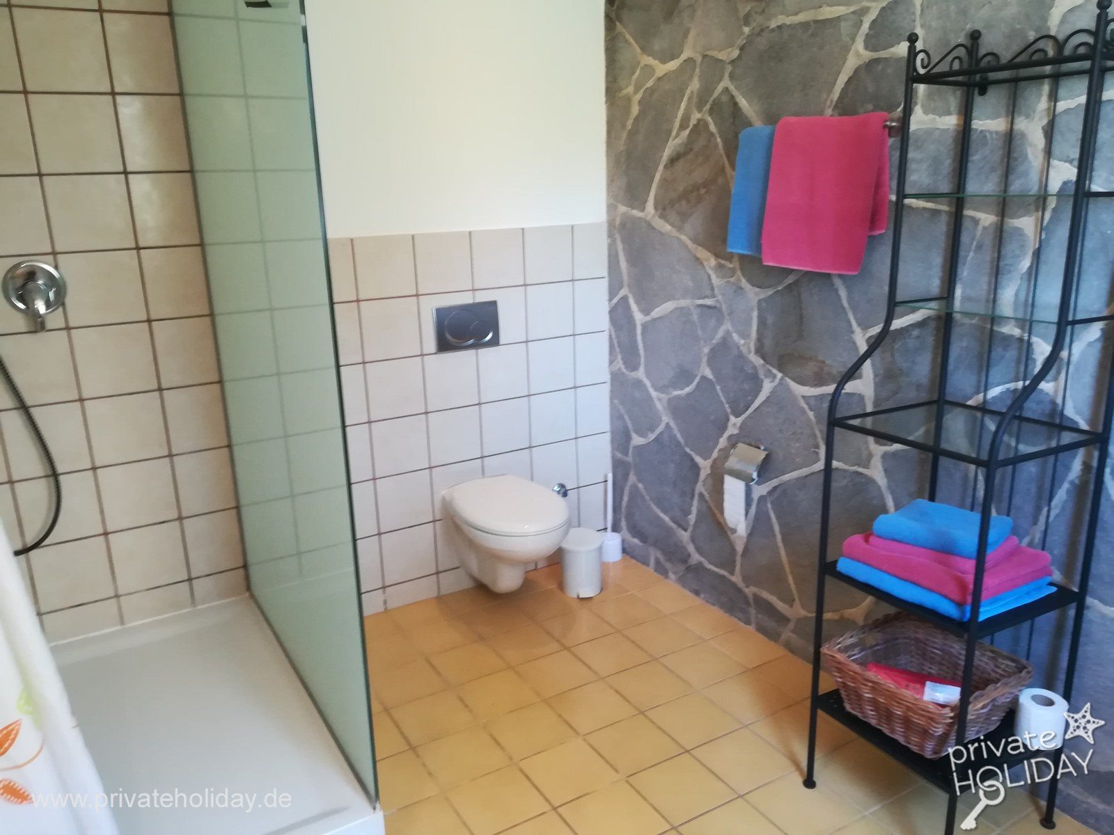 Salle de bain avec douche et porte-serviettes – La Matanza, Ténérife