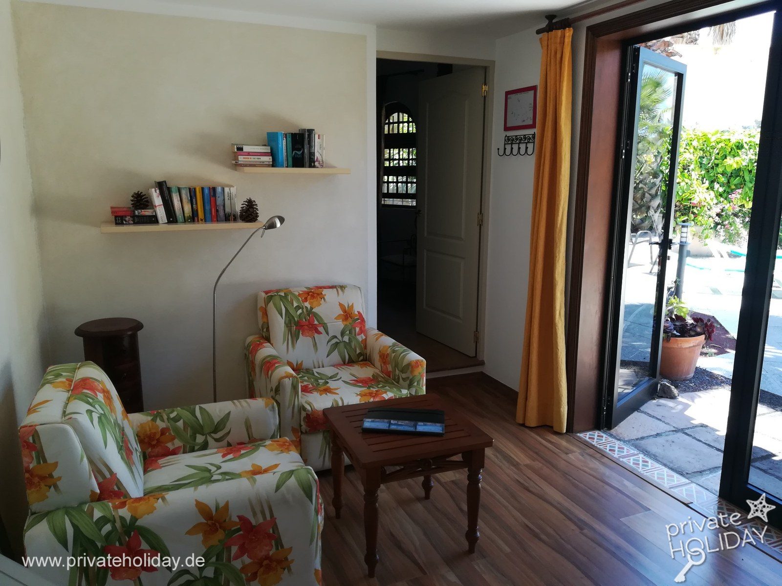 Salon avec porte-fenêtre et fauteuils – La Matanza, Ténérife