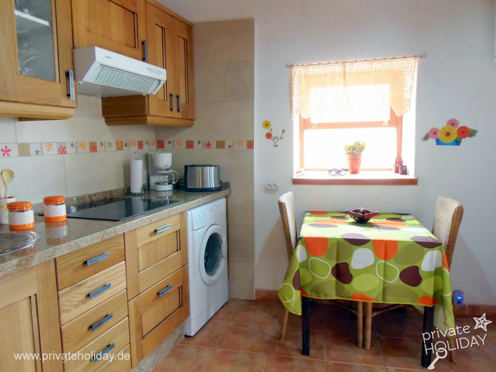 Cucina piccola con tavolo vicino alla finestra – Igueste de San Andrés, Tenerife