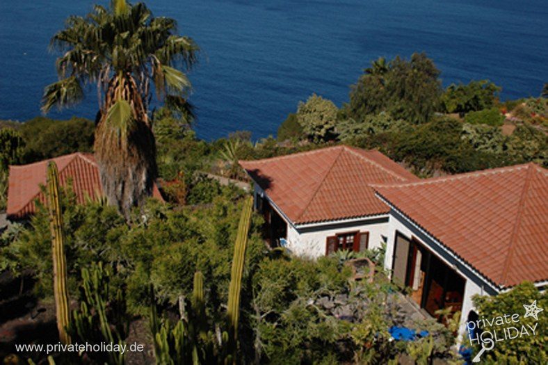 Dom z czerwonym dachem i widokiem na morze – La Matanza, Tenerife