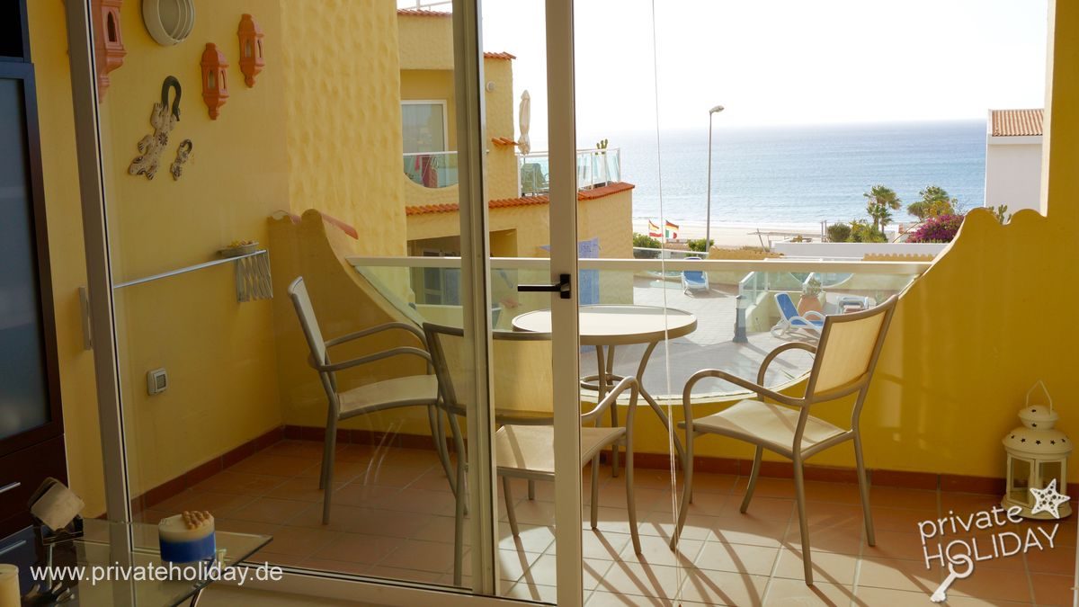 Balcon avec table et vue mer – Costa Calma, Fuerteventura