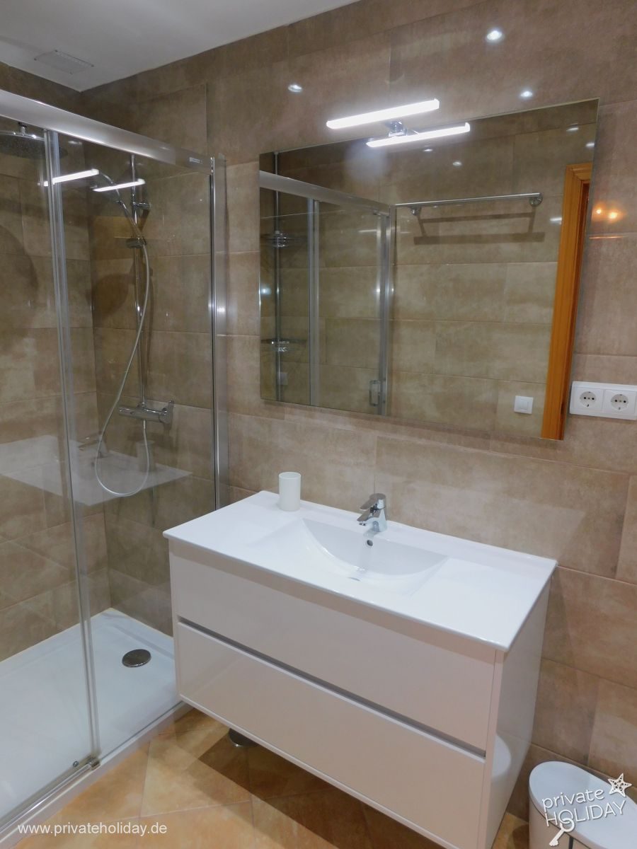 Bagno con doccia walk-in e mobile lavabo – Costa Calma, Fuerteventura