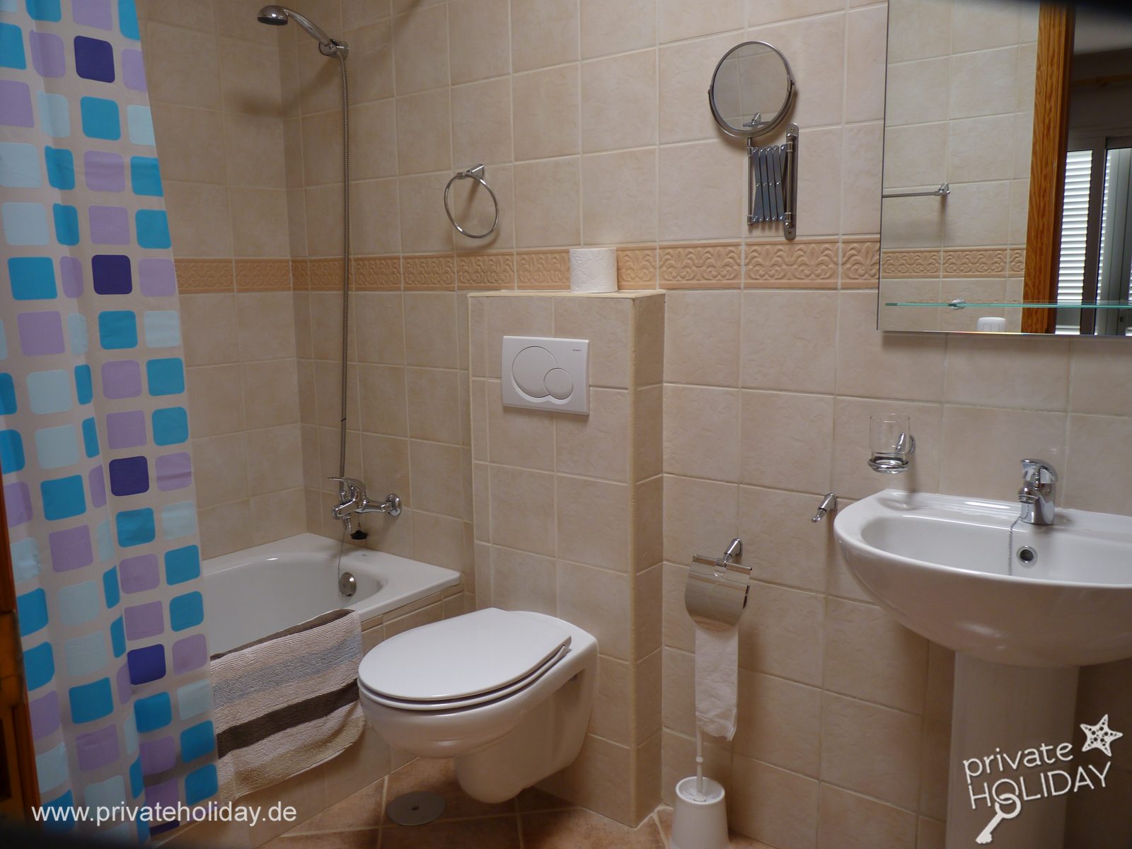 Salle de bain avec baignoire et lavabo – Costa Calma, Fuerteventura