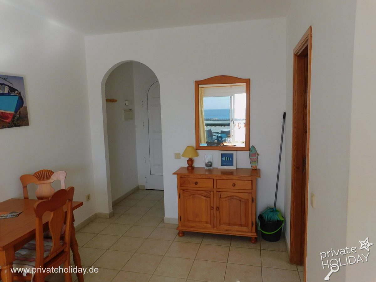 Zona pranzo con credenza e vista mare – Costa Calma, Fuerteventura