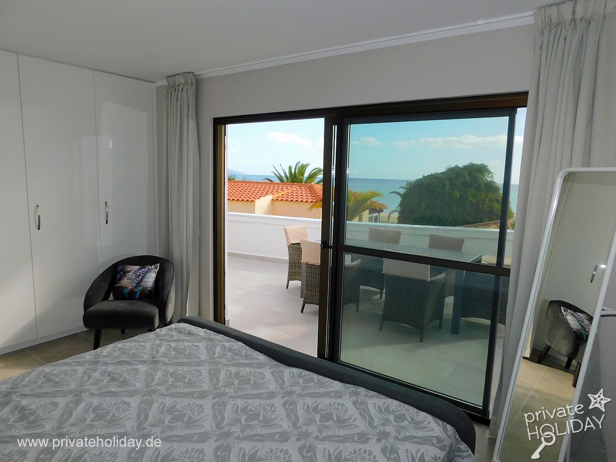 Bedroom with double bed and sea view – Costa Calma, Fuerteventura