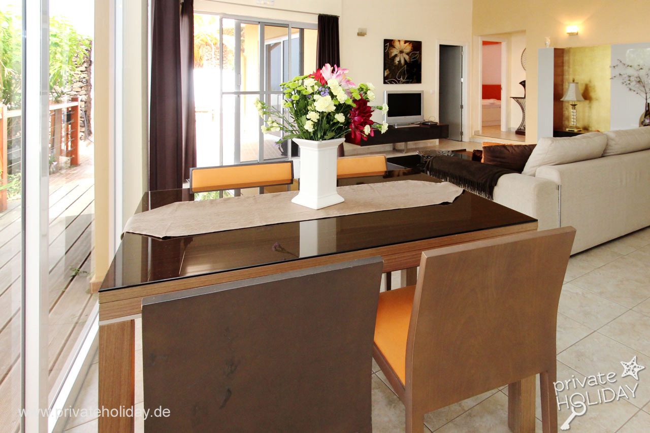Salle à manger avec table et accès jardin – Alcalá, Ténérife