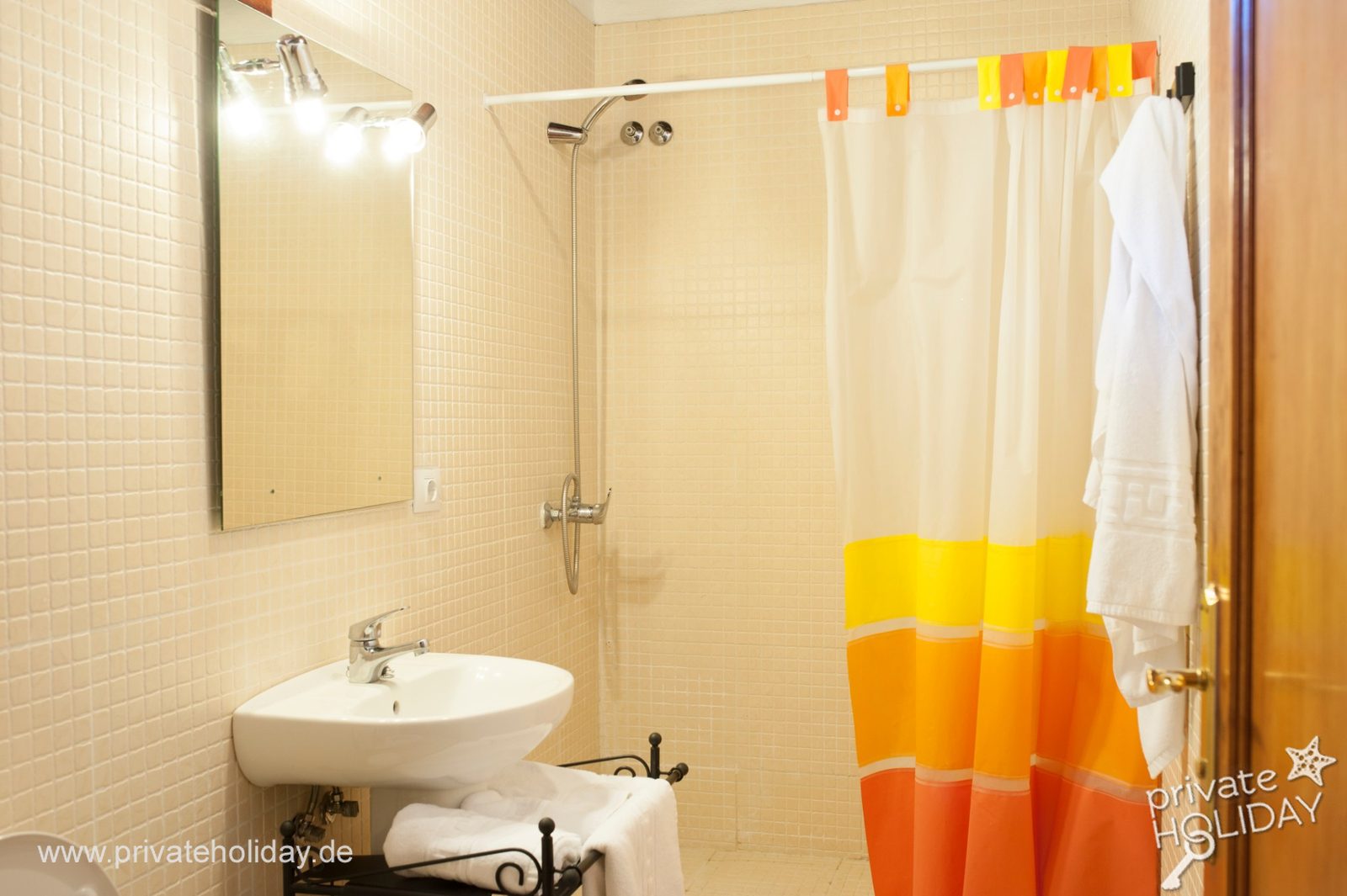 Baño con lavabo y ducha – Arico, Tenerife