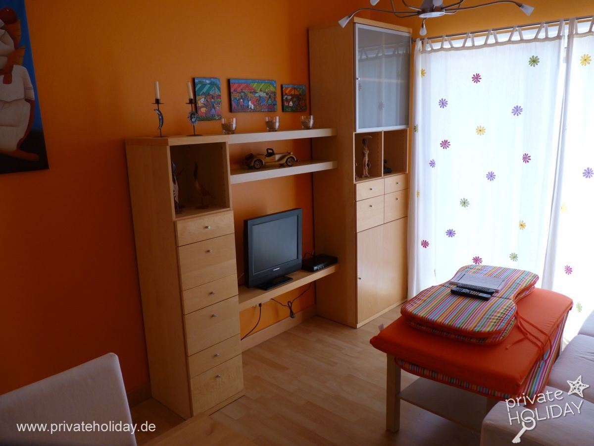 Soggiorno con televisore e mobile a scaffali – Costa Calma, Fuerteventura