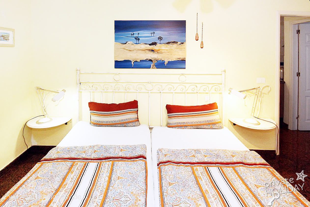 Dormitorio con dos camas individuales – Alcalá, Tenerife