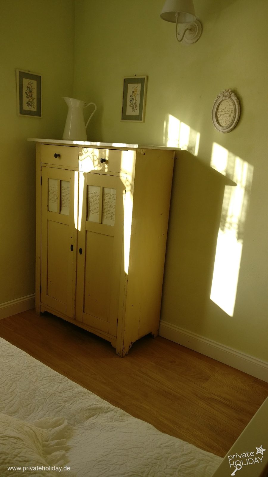 Bedroom with dresser and sunlight – Chio, Tenerife