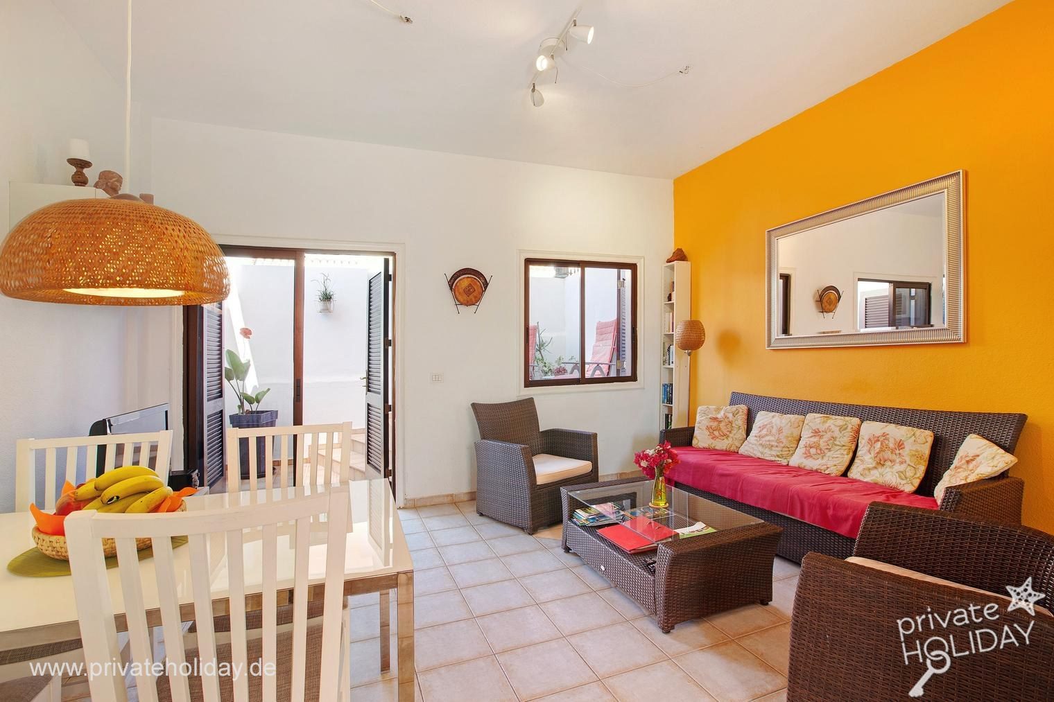 Salon i jadalnia z drzwiami tarasowymi – Chayofa, Tenerife