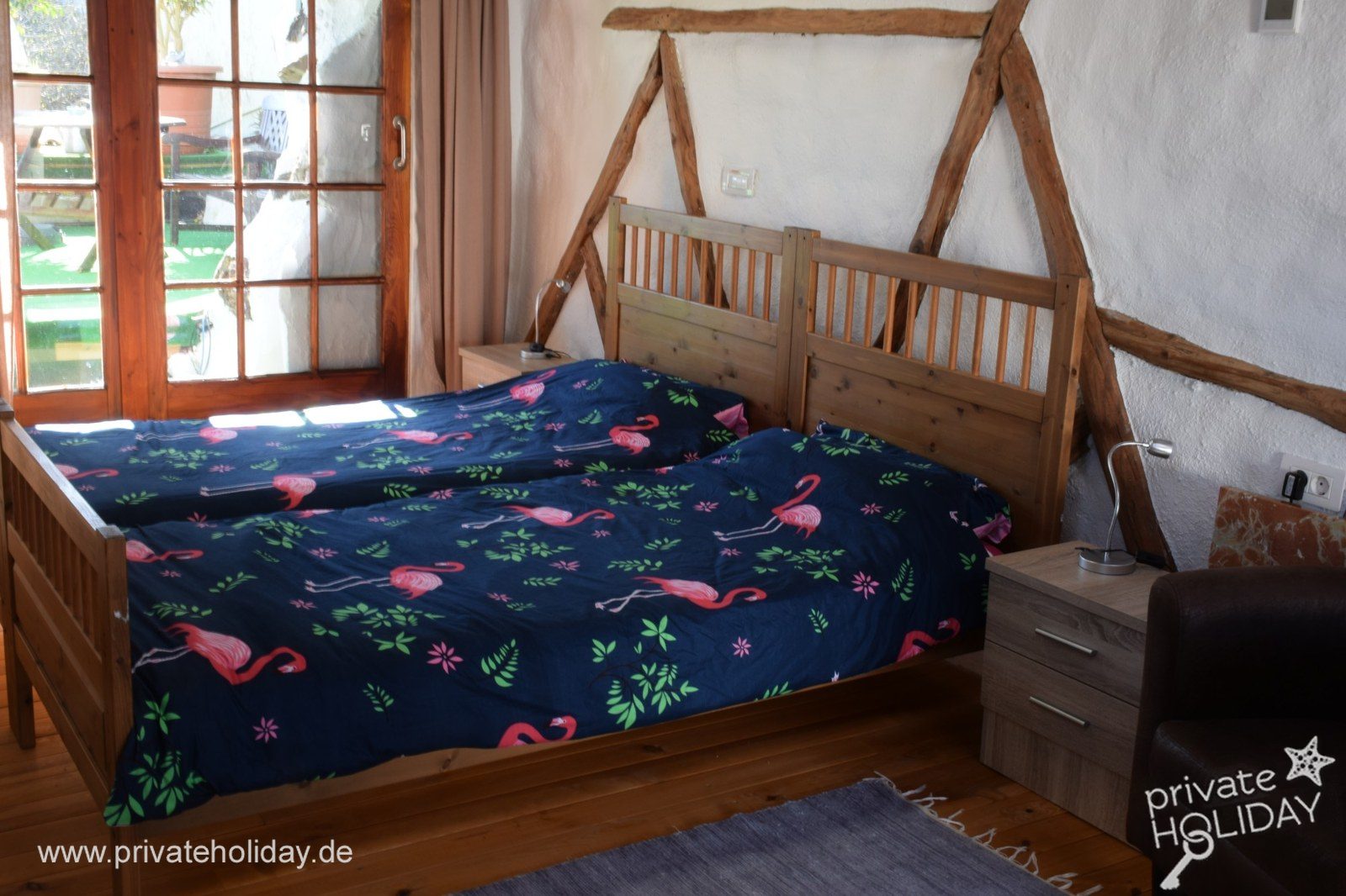 Camera con letto matrimoniale e travi in legno – Icod de los Vinos, Tenerife