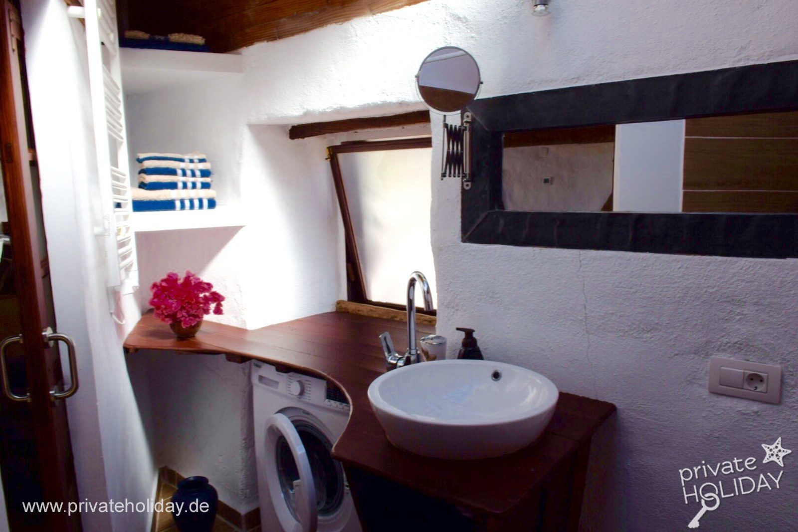 Bagno con lavabo e lavatrice – Icod de los Vinos, Tenerife