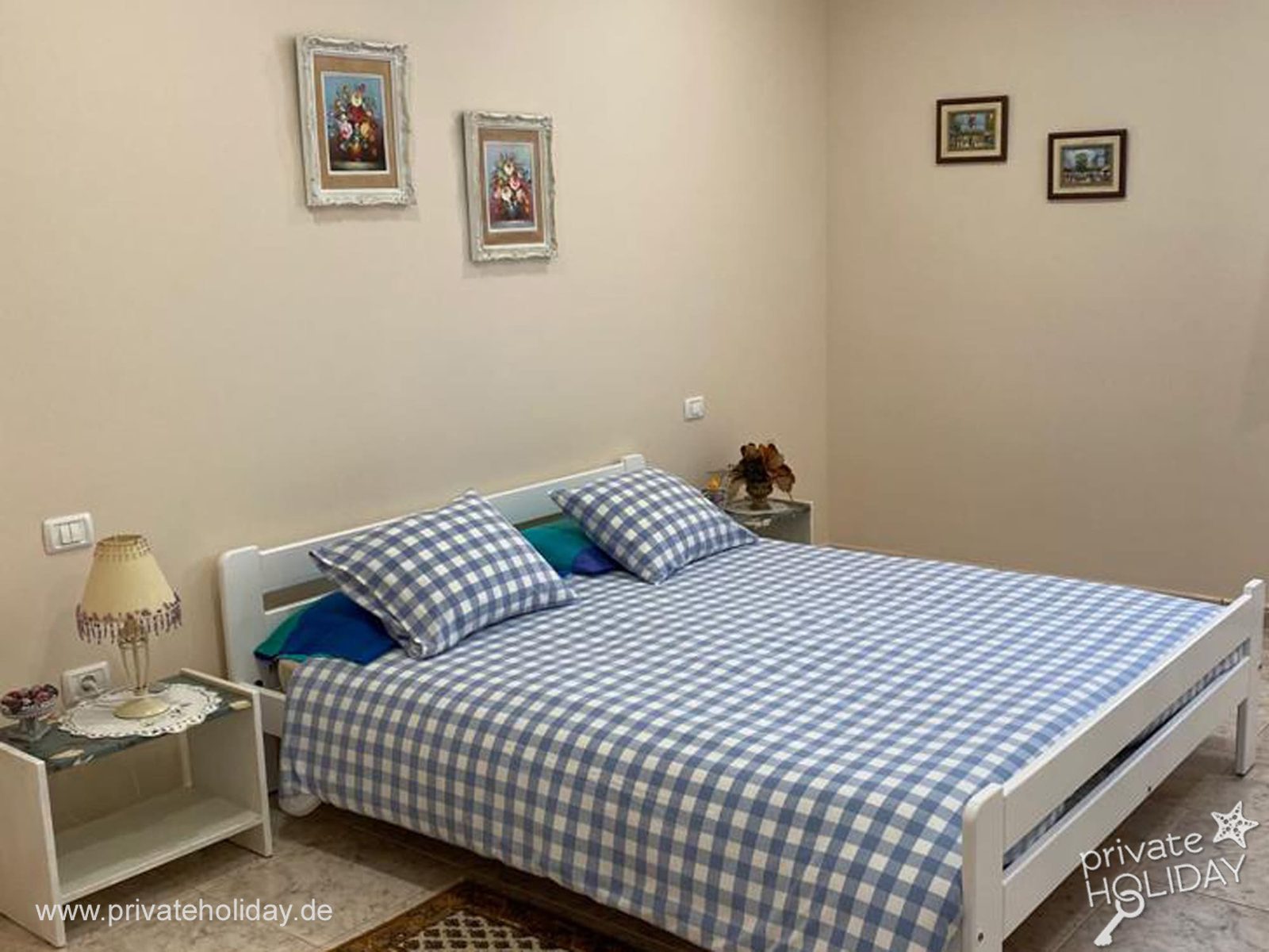 Slaapkamer met tweepersoonsbed en nachtkastjes – La Orotava, Teneriffa