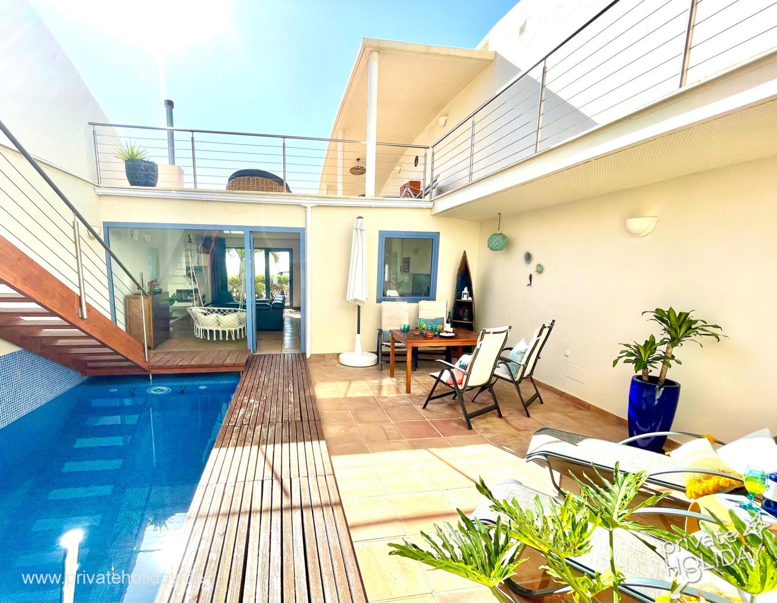 Patio avec piscine et coin salon – Costa Calma, Fuerteventura